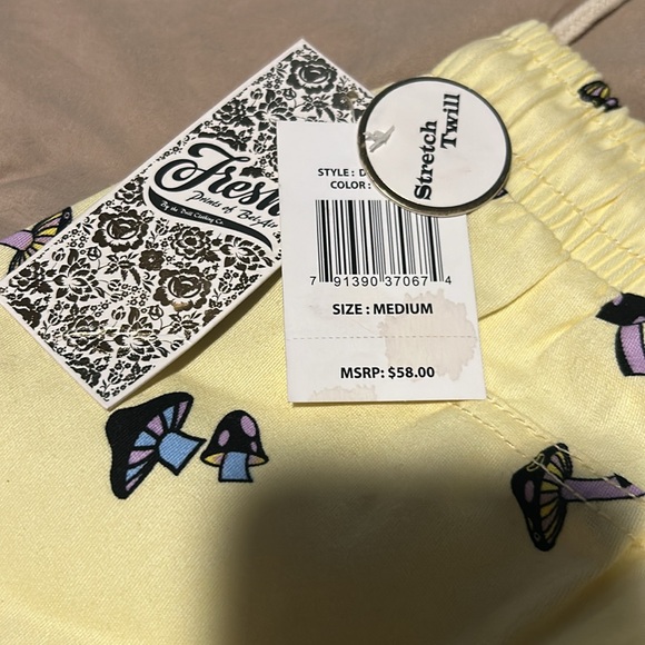 Fresh prints of Bel-Air mushroom shorts, medium - Picture 3 of 3